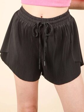 NWT Very J Newin Pleated Athletic Shorts Size L